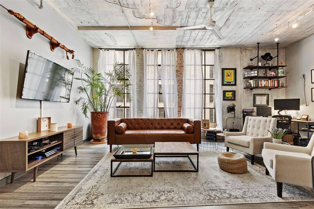 Dallas, TX 75202,1122 Jackson Street #615