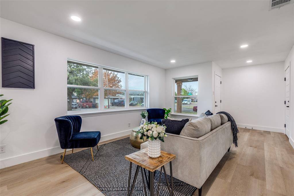 Dallas, TX 75229,10616 Allegheny Drive