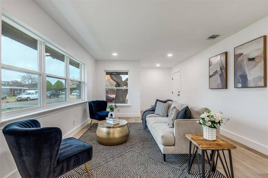 Dallas, TX 75229,10616 Allegheny Drive