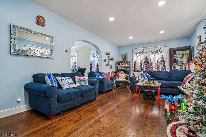 Totowa Boro, NJ 07512,228 Totowa Rd