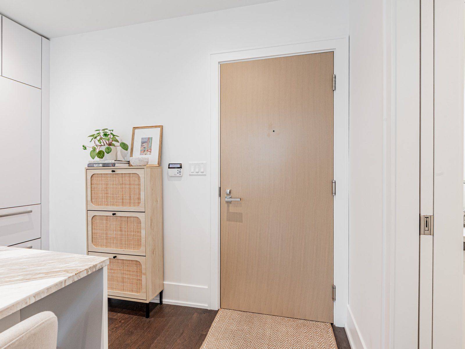 Toronto C08, ON M5E 0A5,39 Queens Quay E #TH132