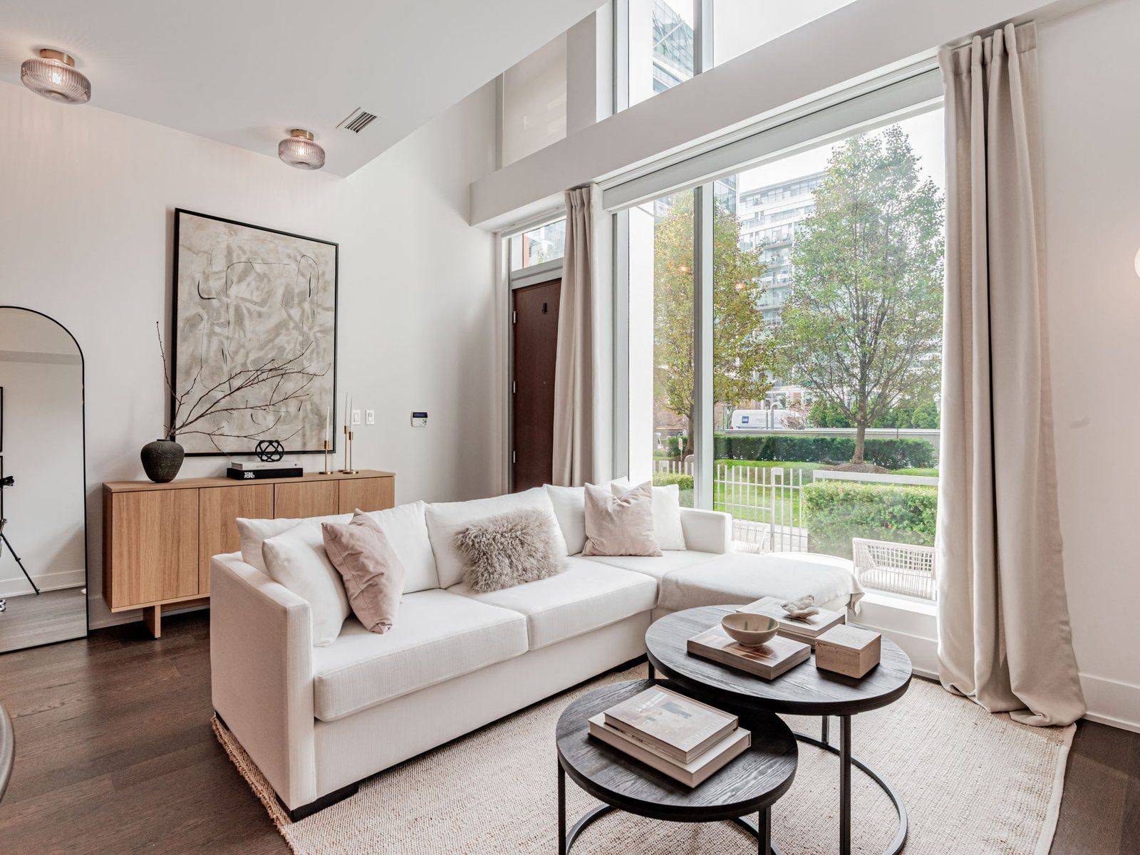 Toronto C08, ON M5E 0A5,39 Queens Quay E #TH132