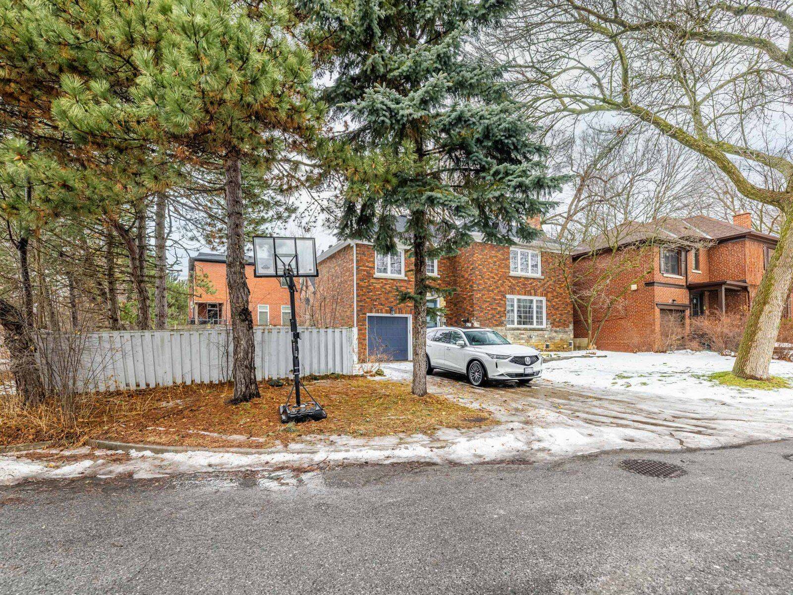 Toronto C04, ON M6C 2H5,263 Old Forest Hill RD