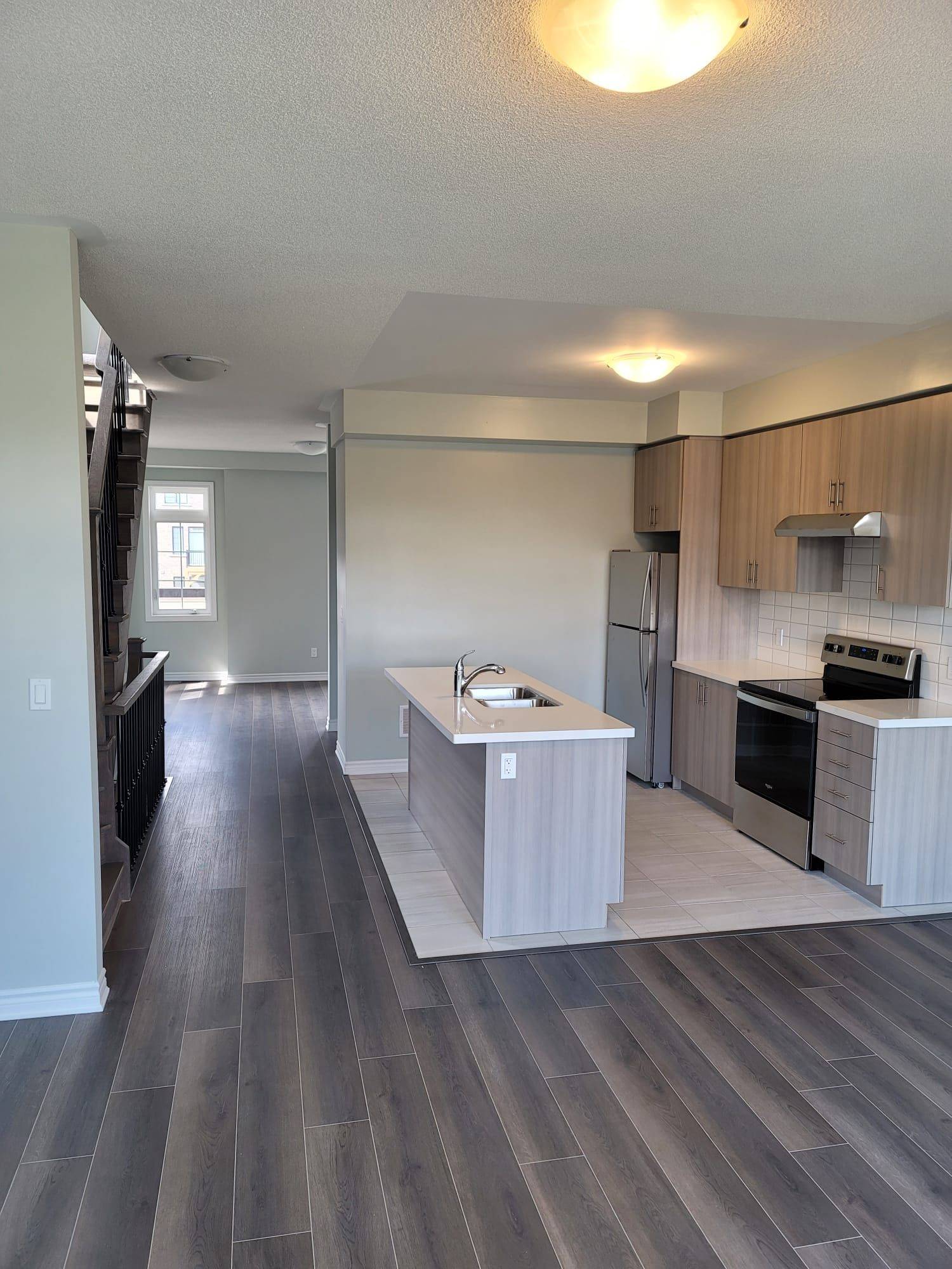 Whitby, ON L1P 0P1,1 Royal Collection WAY