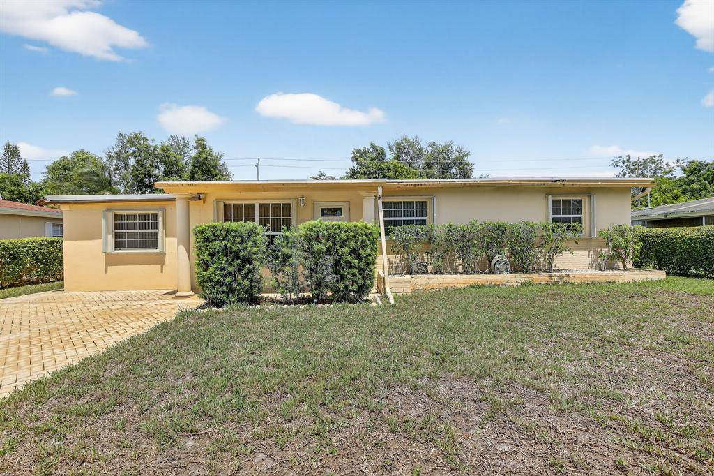 Hollywood, FL 33021,5701 Hope St