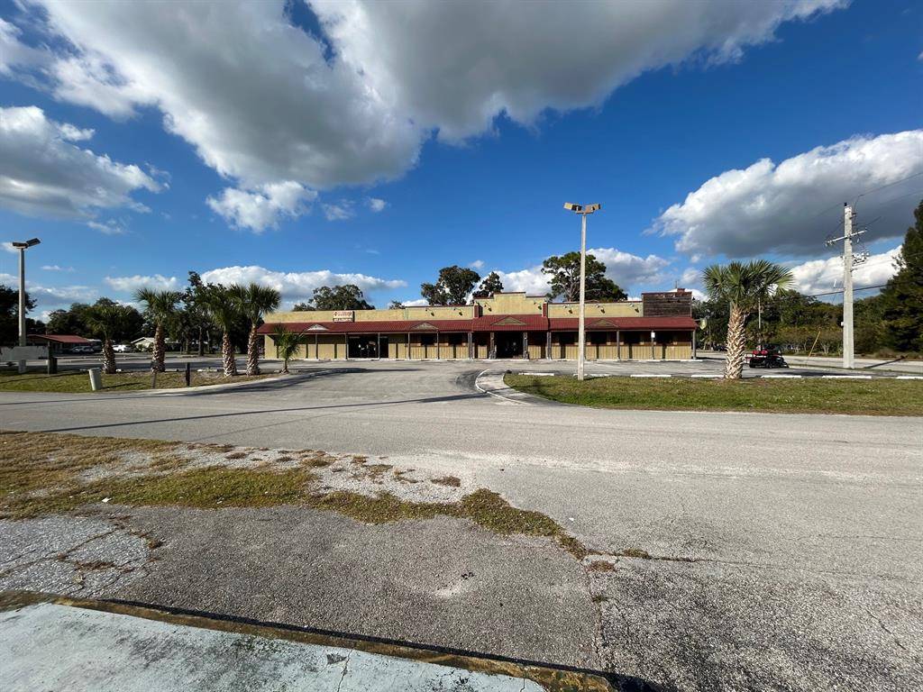 Okeechobee, FL 34974,102 SW 14th St