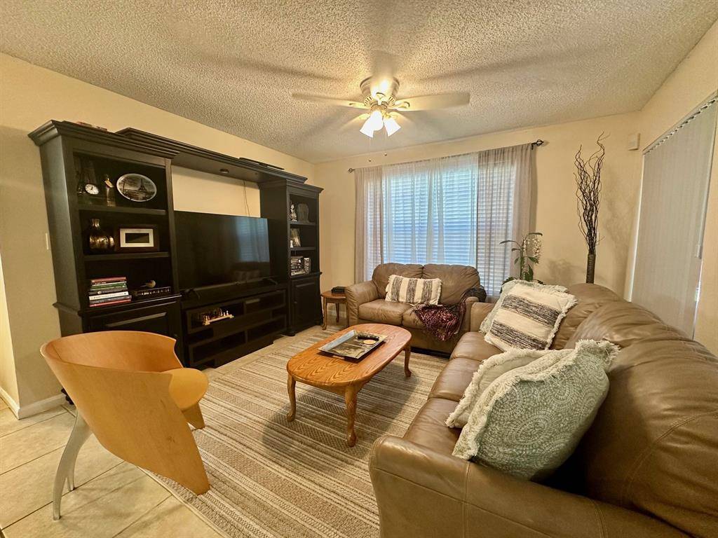 Coral Springs, FL 33071,8427 Shadow Ct #2