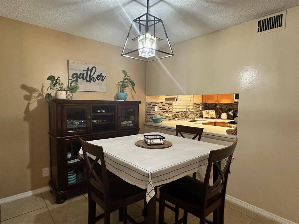 Coral Springs, FL 33071,8427 Shadow Ct #2