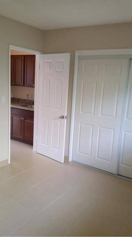 Fort Lauderdale, FL 33304,615 NE 8th Ave #3