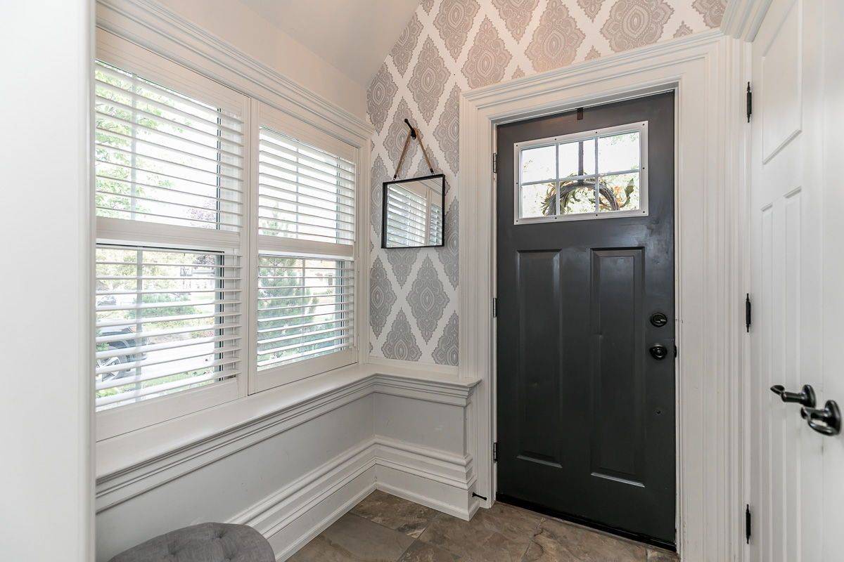 Aurora, ON L4G 1K4,27 Catherine AVE