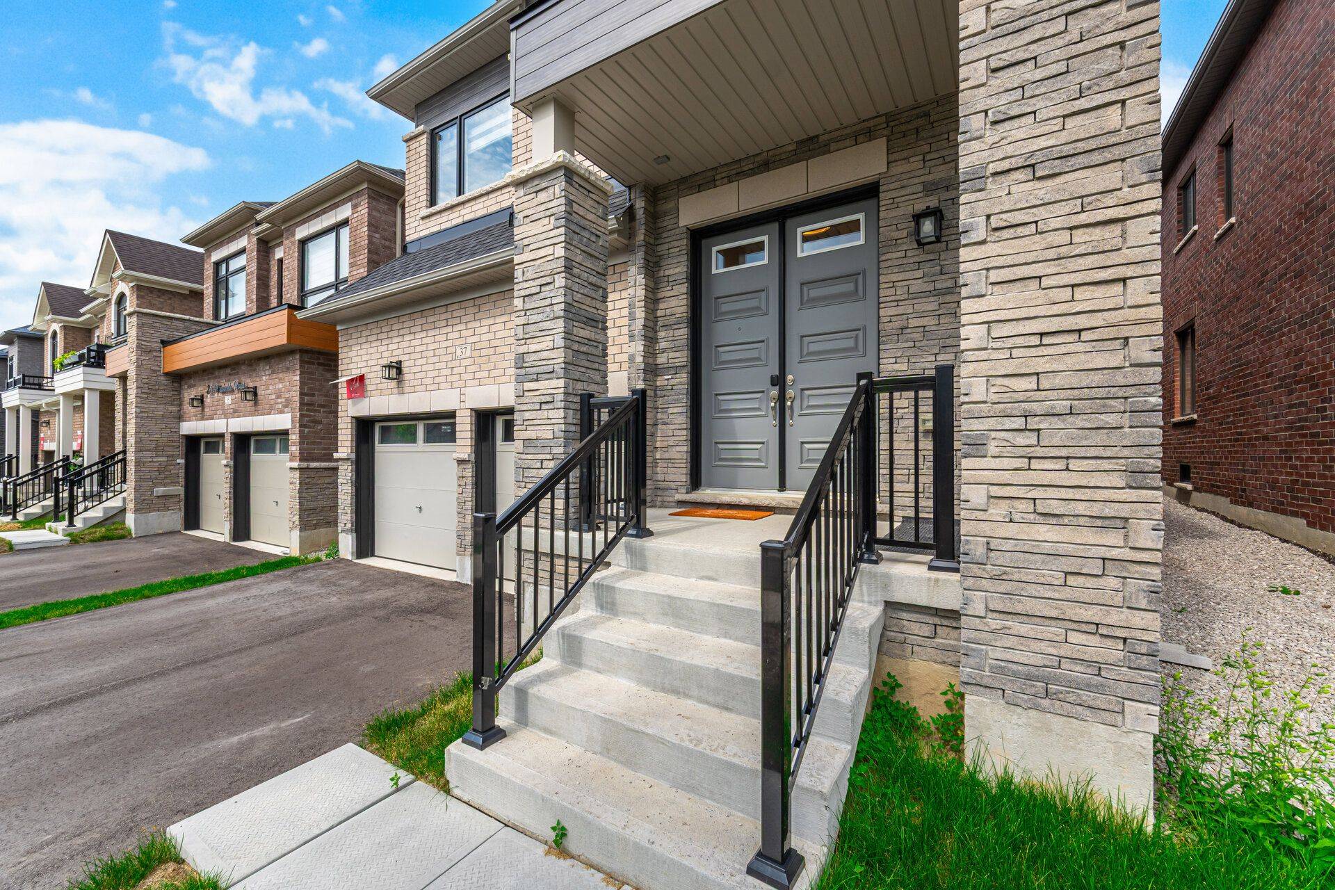 Springwater, ON L9X 2C8,37 Periwinkle RD