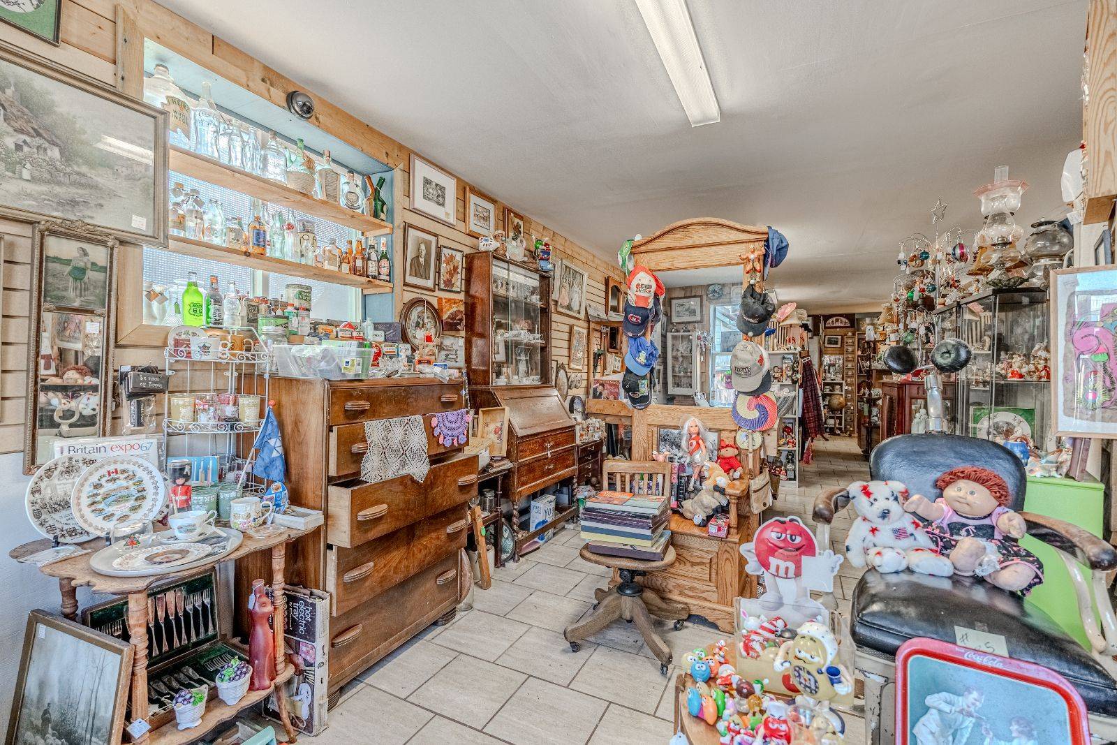 Springwater, ON L0L 1P0,27 Queen ST W