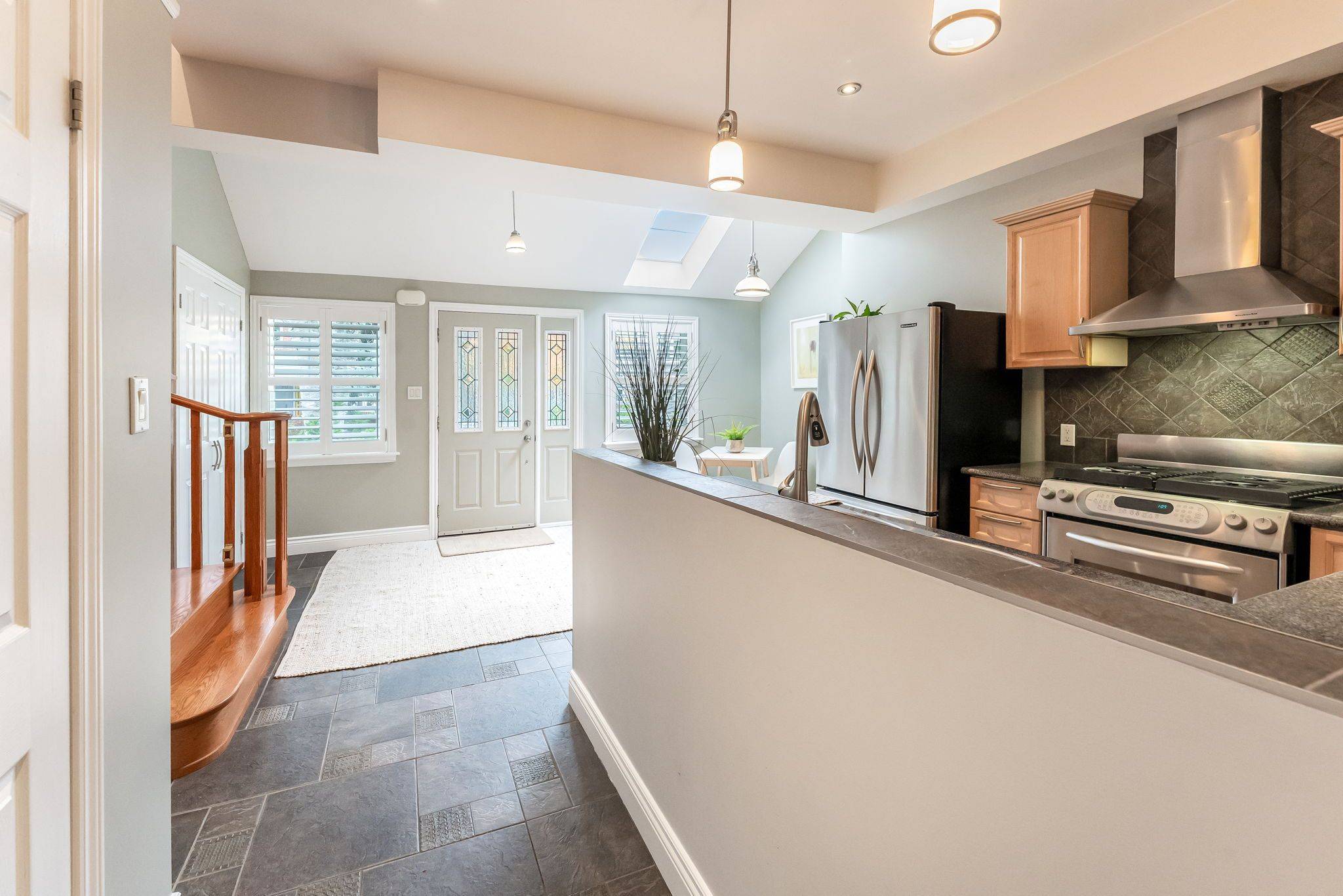 Toronto W01, ON M6S 3H9,37 Lavinia AVE