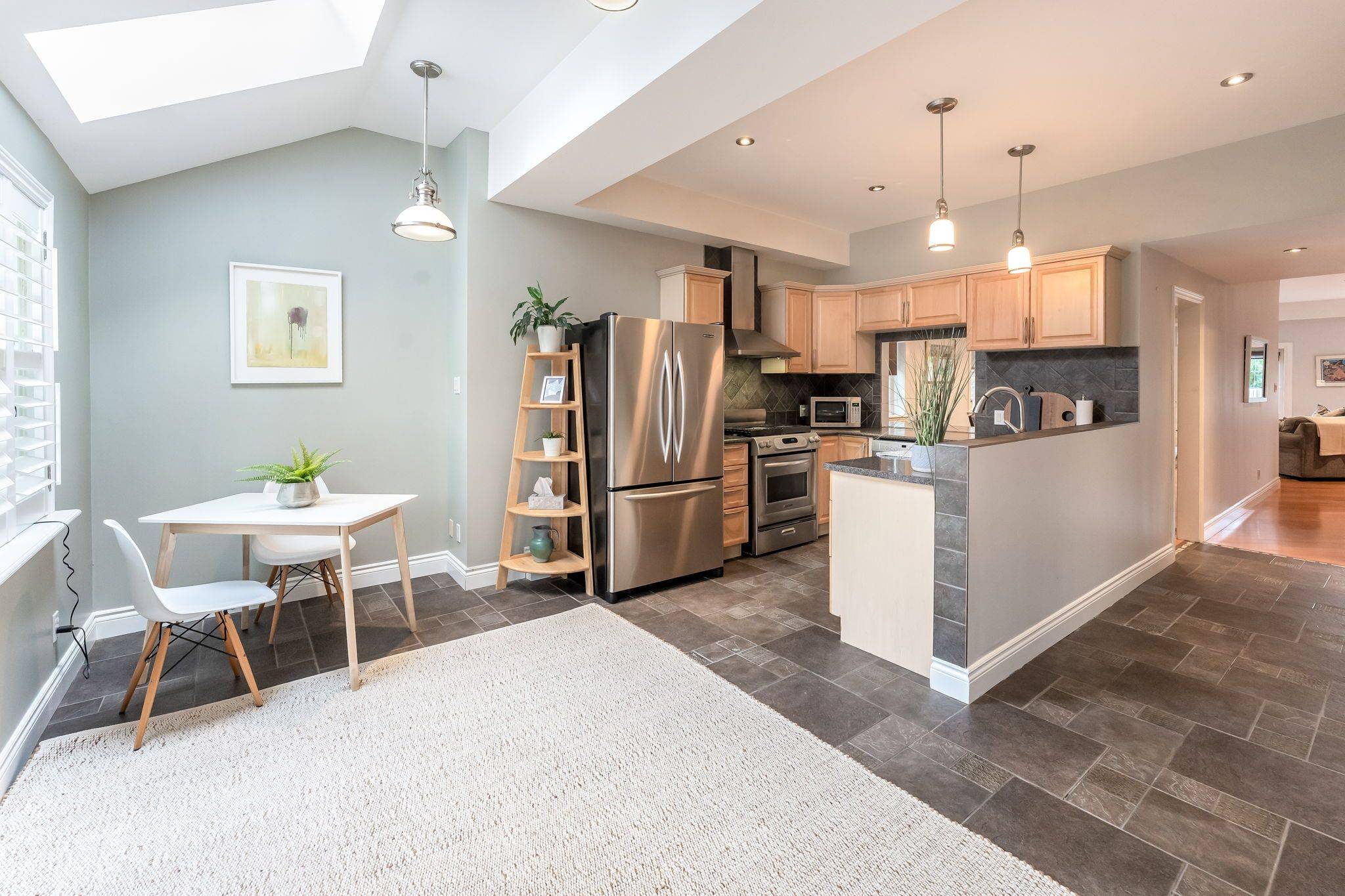 Toronto W01, ON M6S 3H9,37 Lavinia AVE