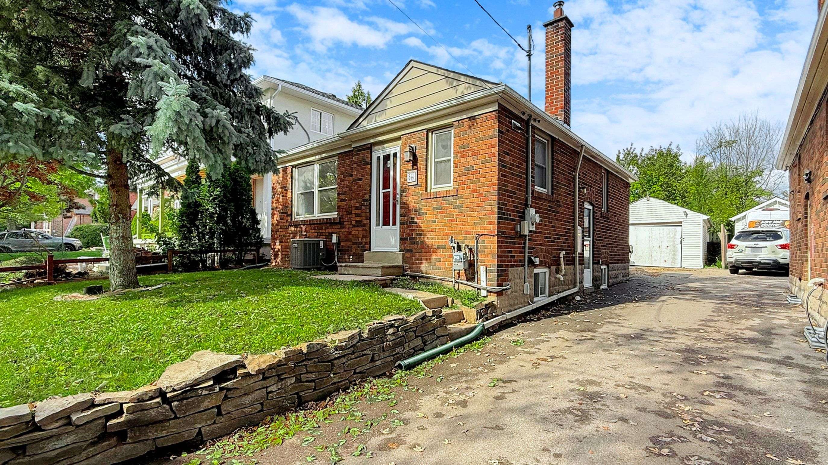 Toronto W04, ON M9N 2H1,164 William ST #BSMT