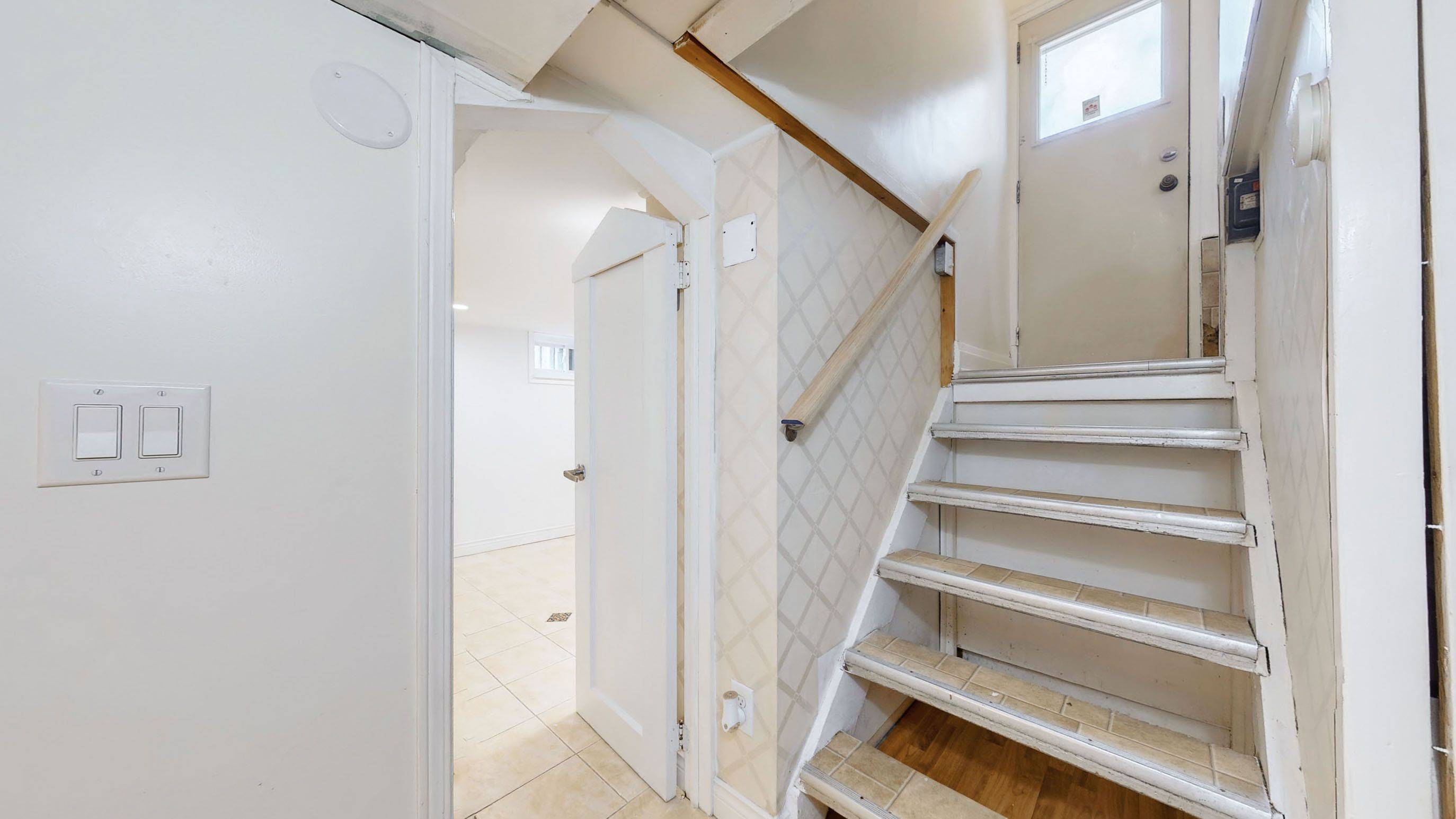 Toronto W04, ON M9N 2H1,164 William ST #BSMT