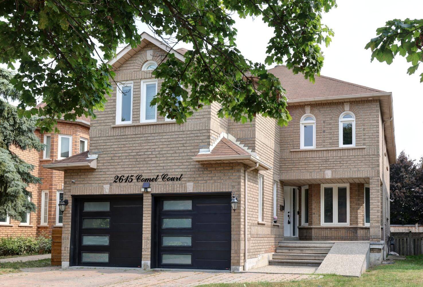 Mississauga, ON L5K 2S1,2615 Comet CT