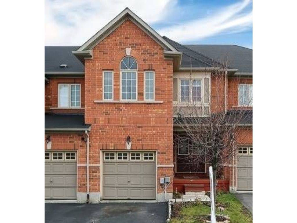 Brampton, ON L6R 3M7,33 Lacebark CT
