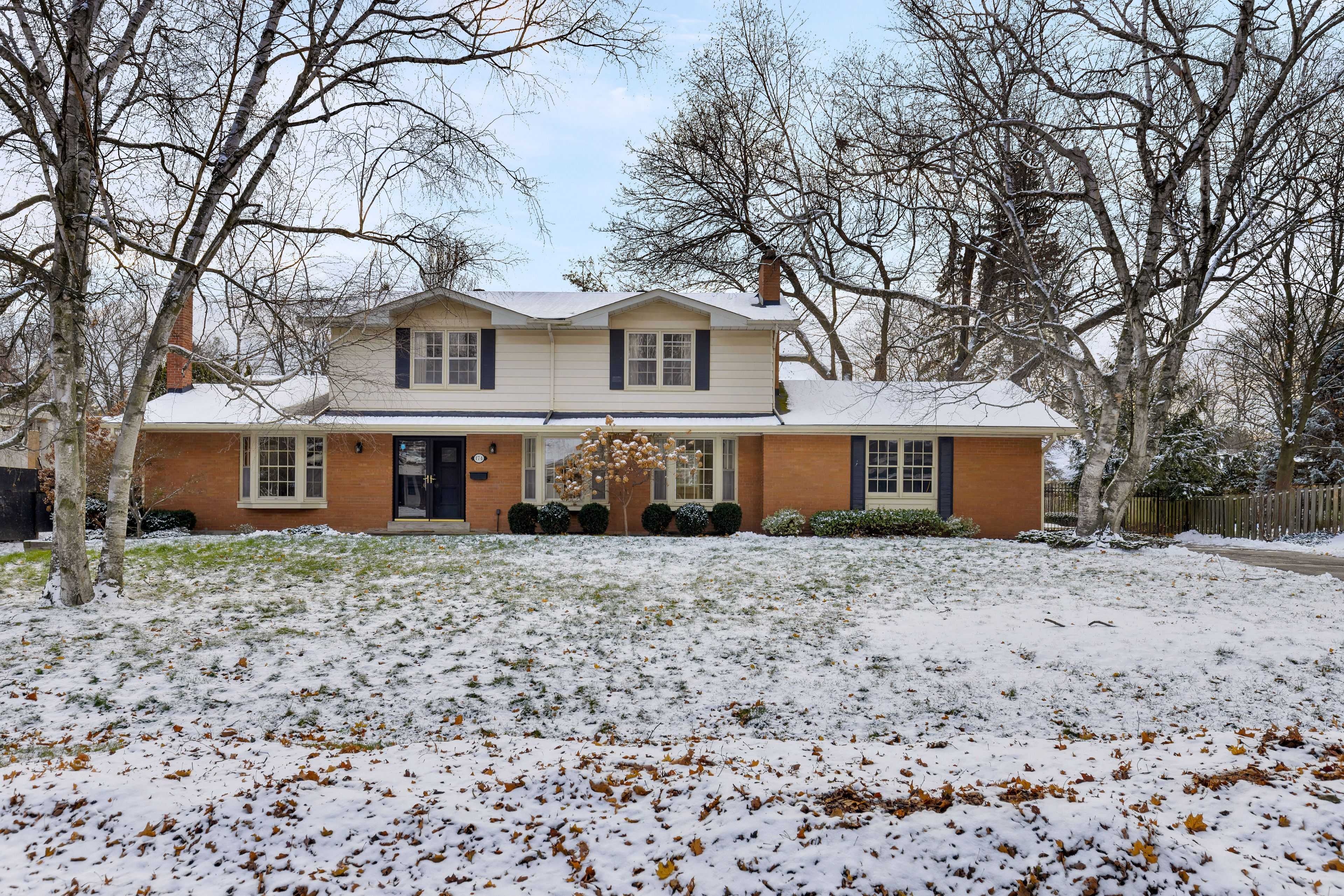 Oakville, ON L6J 4N9,174 Claxton DR