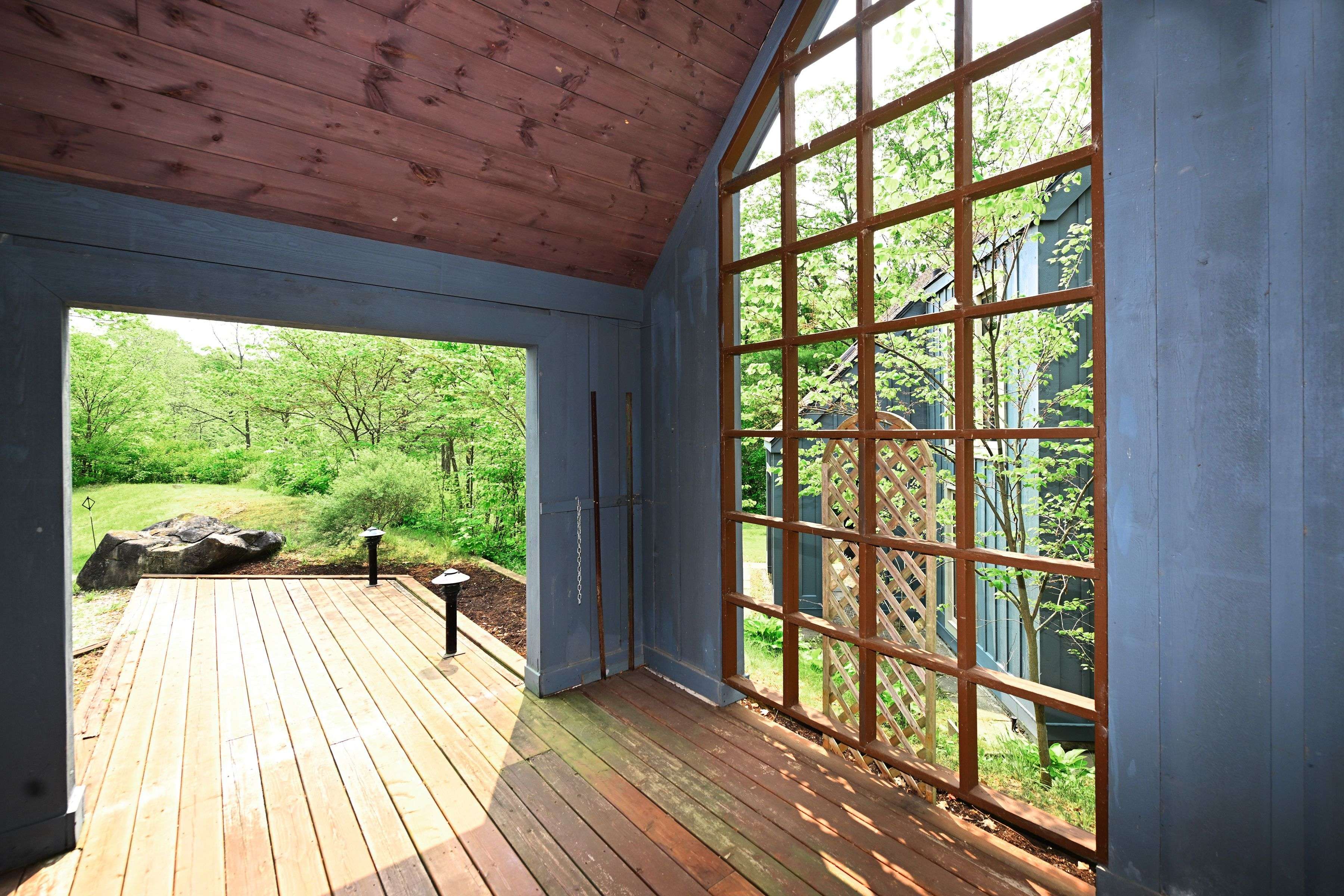 North Middlesex, ON N0M 2K0,253 Elginfield RD