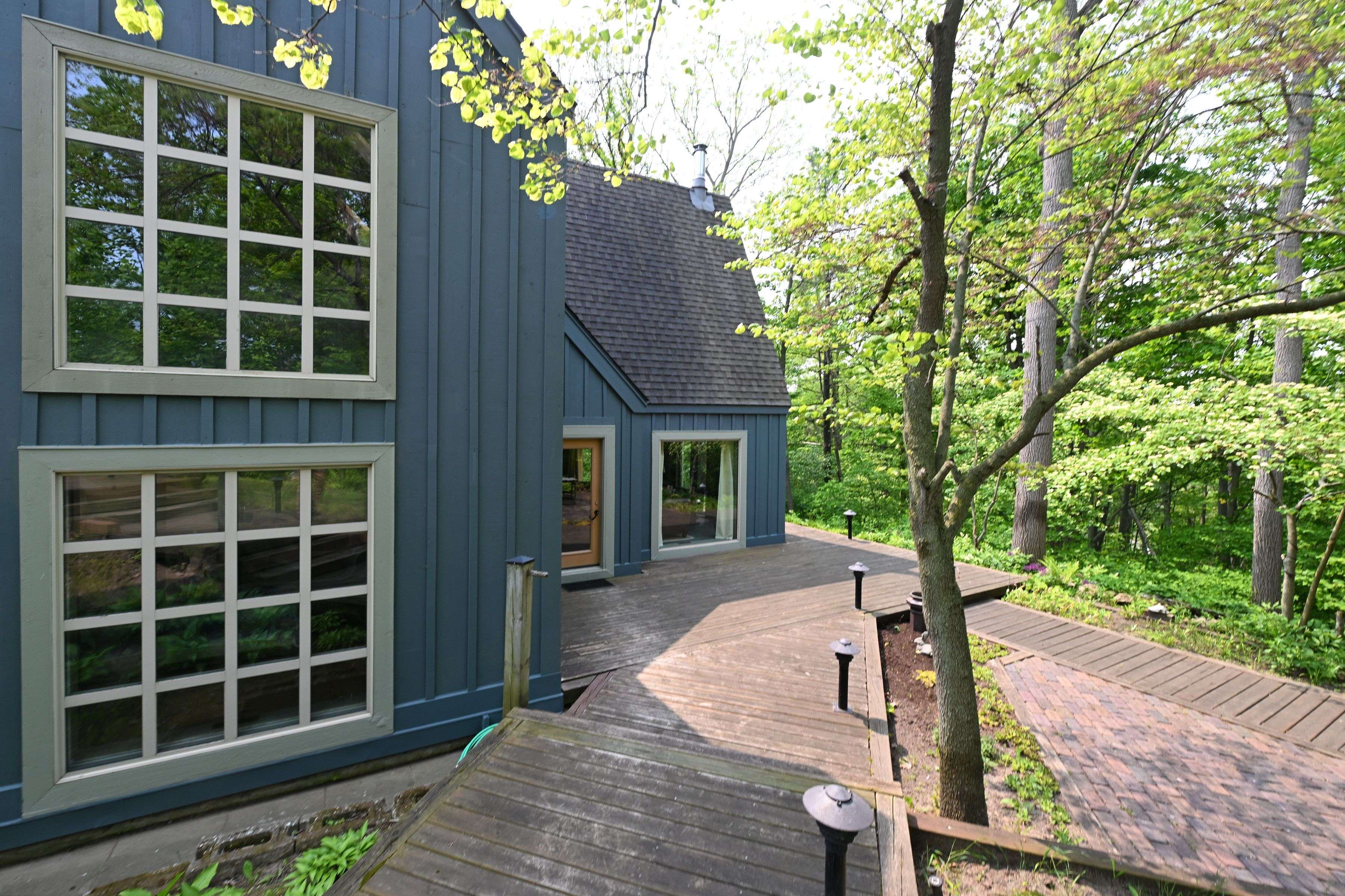 North Middlesex, ON N0M 2K0,253 Elginfield RD