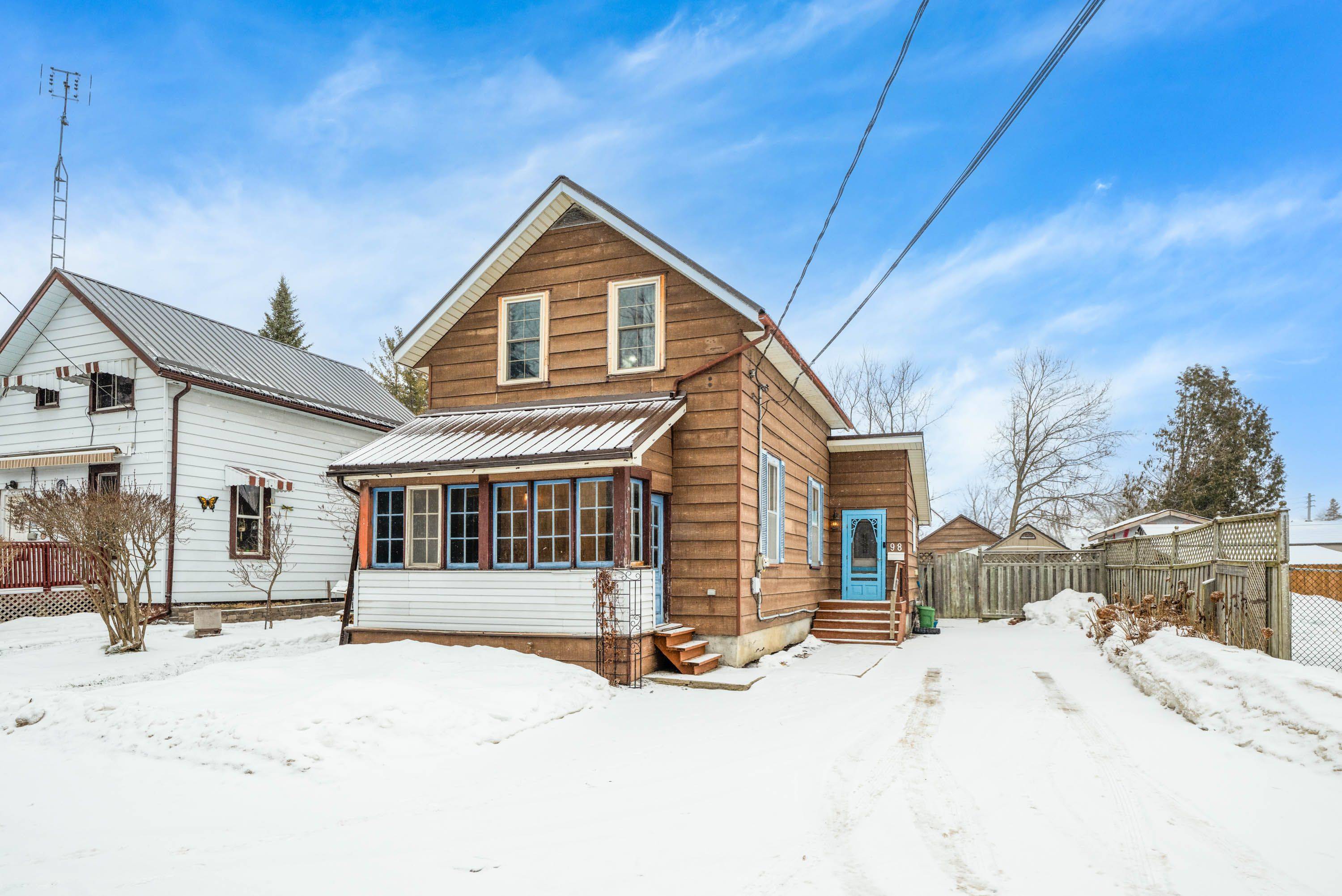 Kawartha Lakes, ON K9V 1S8,98 St Paul ST