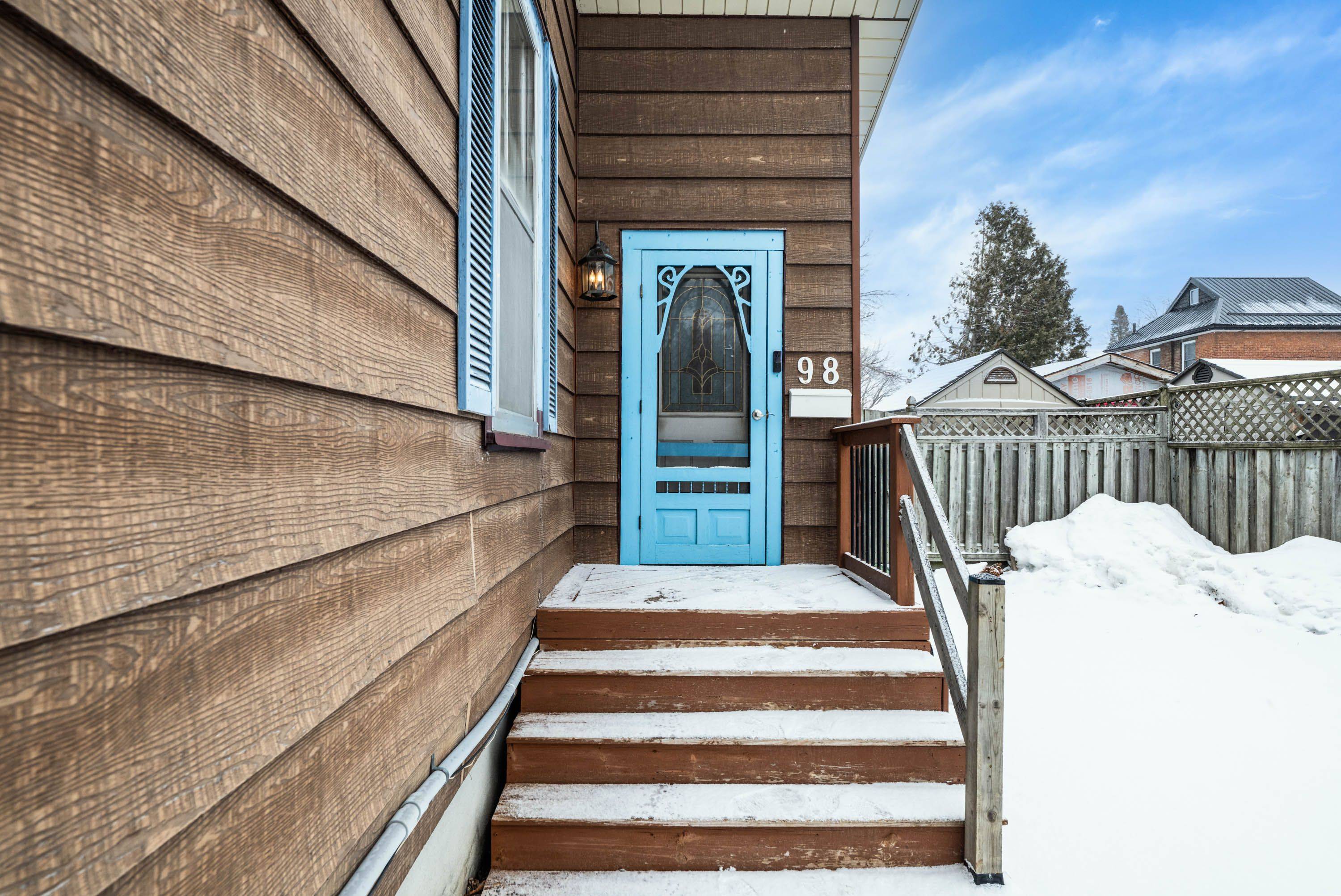 Kawartha Lakes, ON K9V 1S8,98 St Paul ST