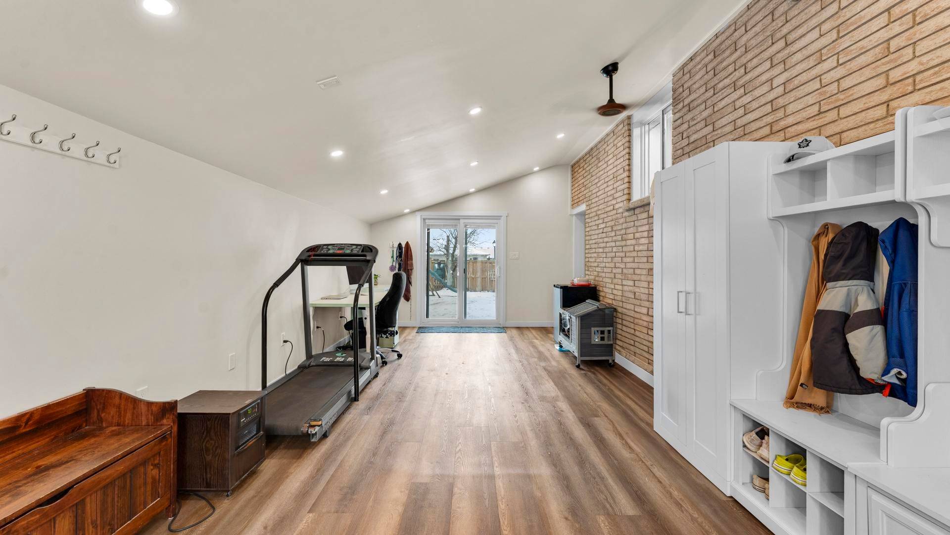 Goderich, ON N7A 4C1,296 Walnut ST S