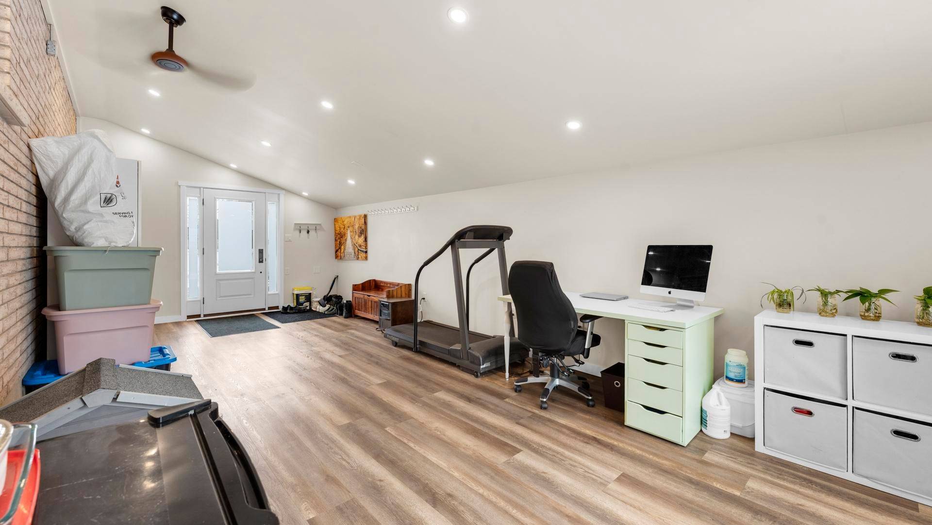 Goderich, ON N7A 4C1,296 Walnut ST S