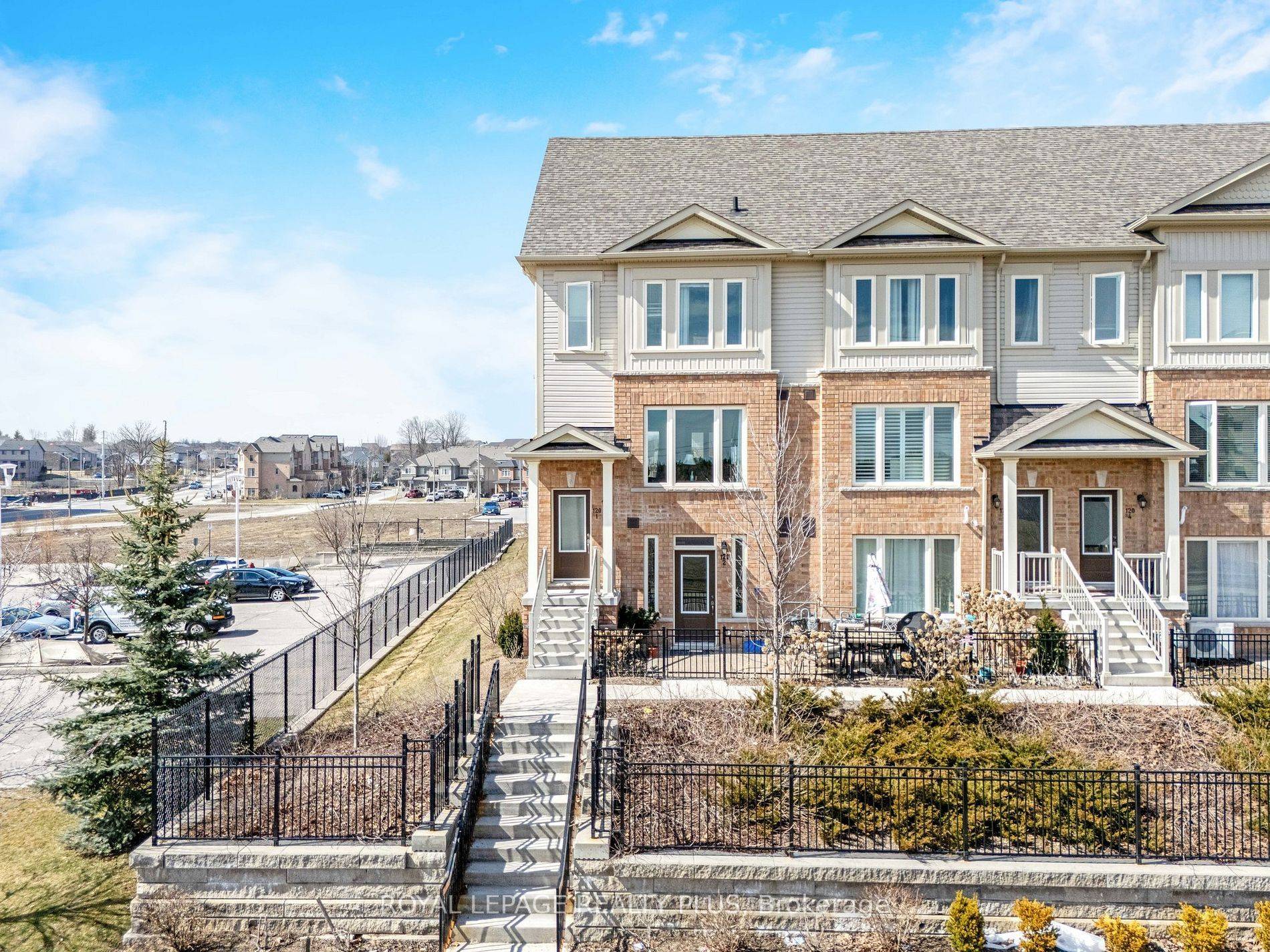 Guelph, ON N1E 0P6,120 Watson Pkwy N #1