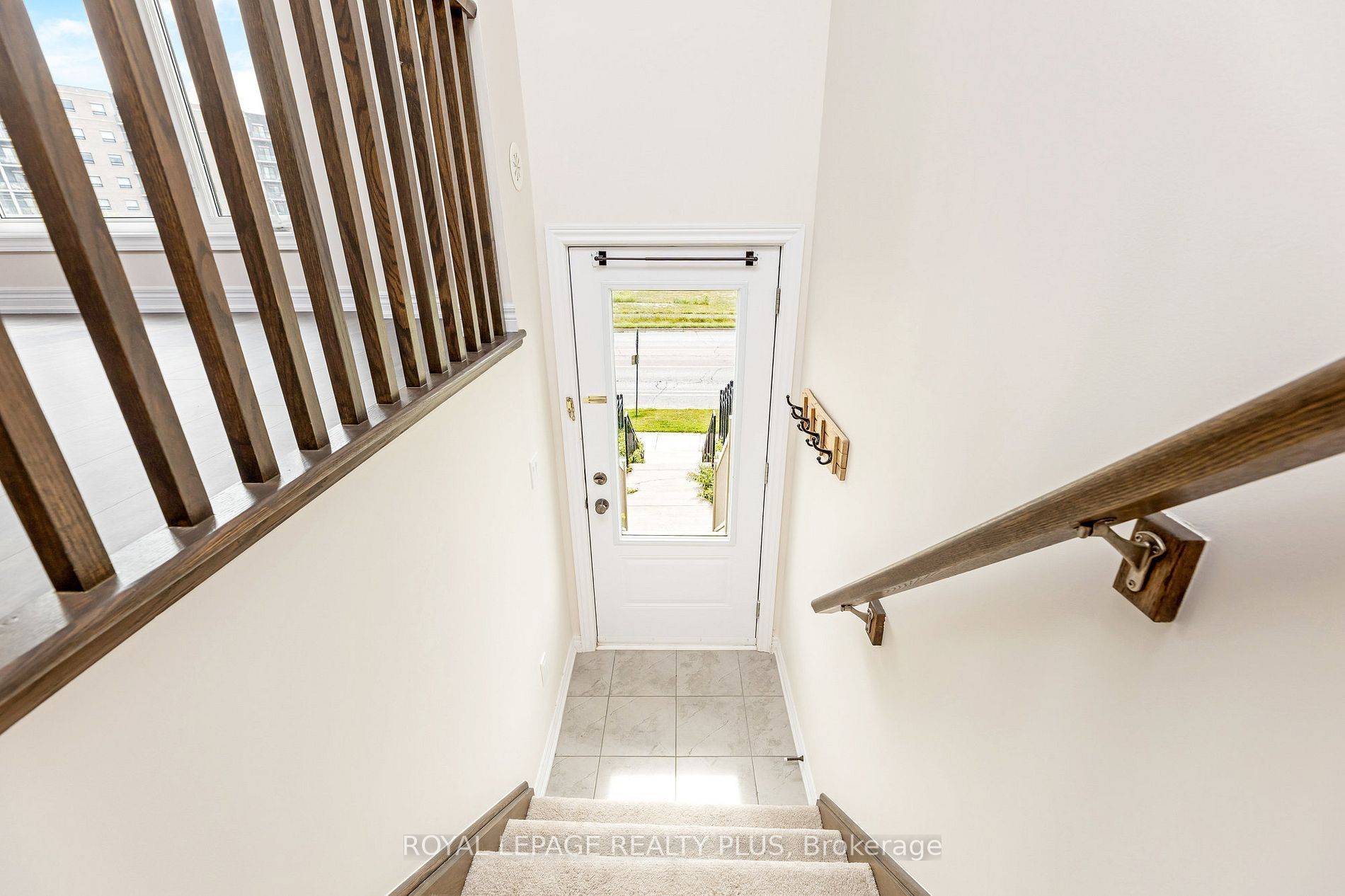 Guelph, ON N1E 0P6,120 Watson Pkwy N #1