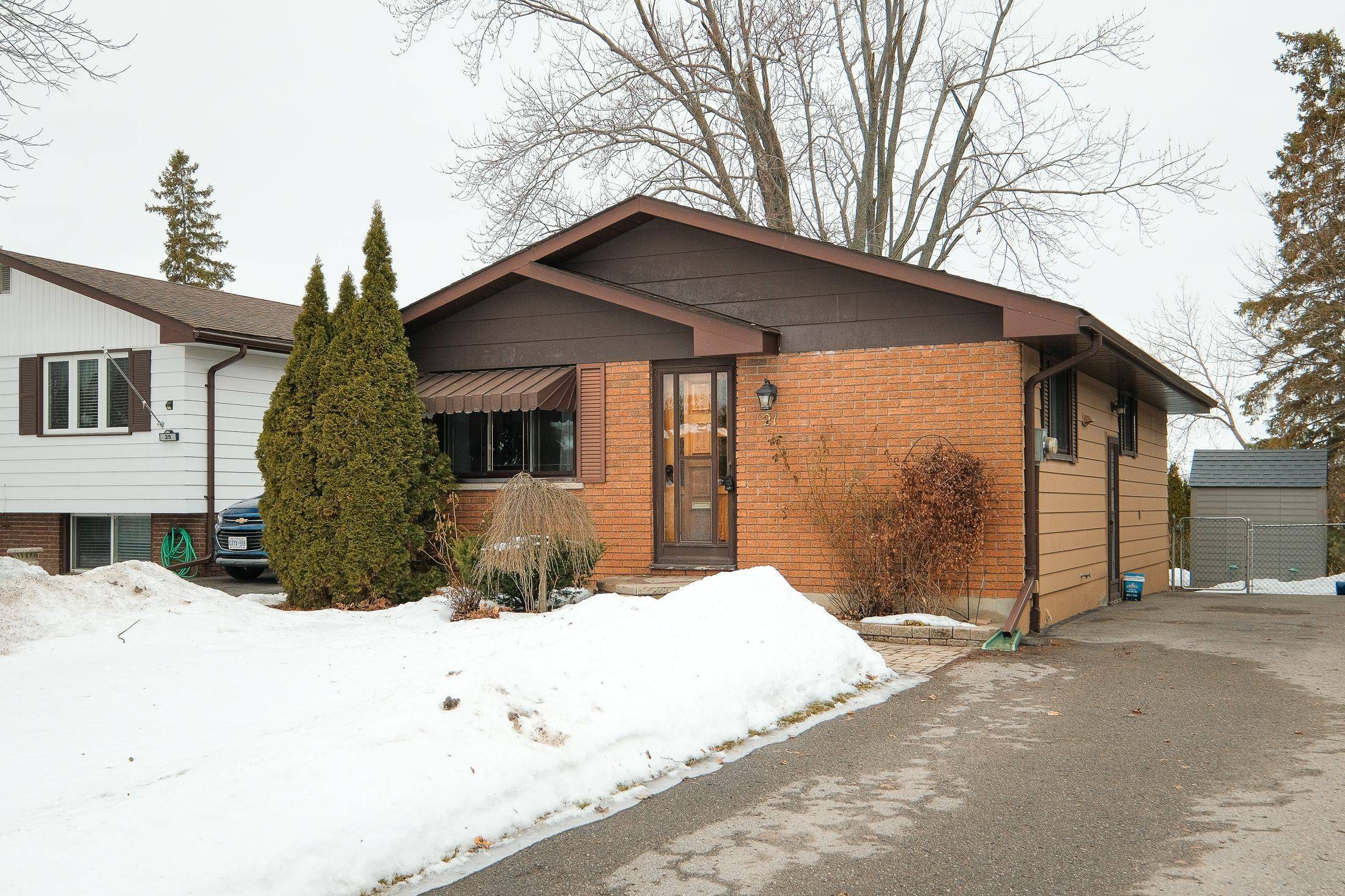 Peterborough, ON K9J 1G7,21 Rideau CRES