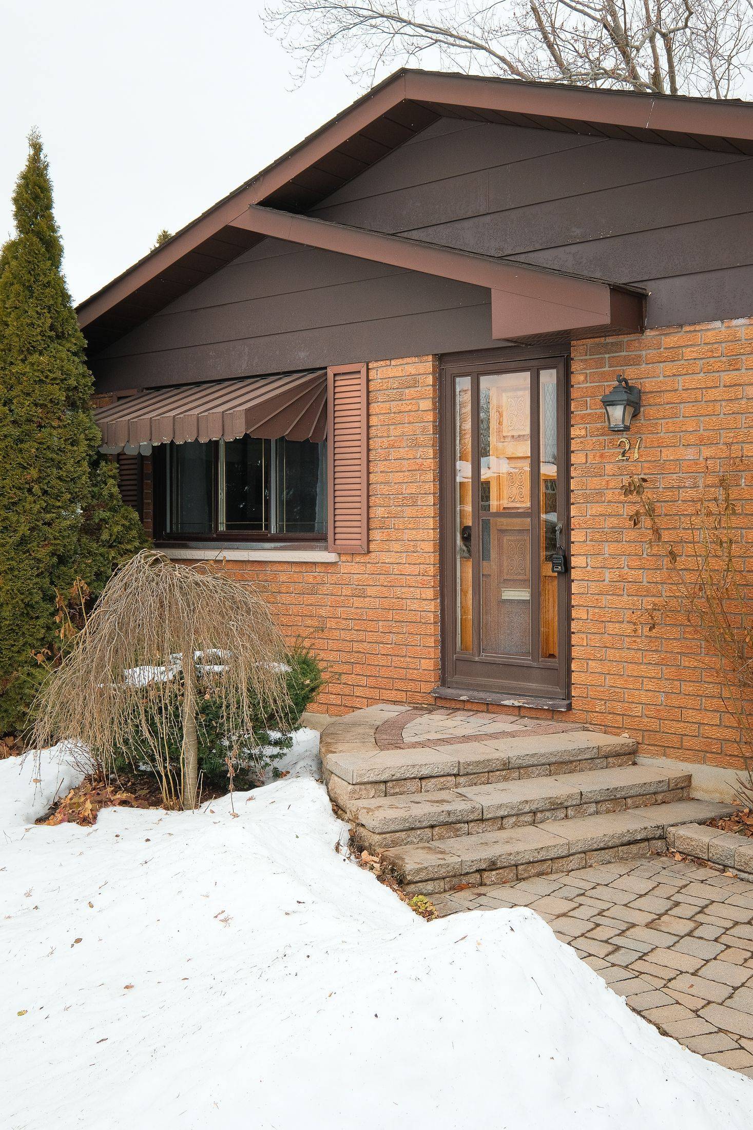 Peterborough, ON K9J 1G7,21 Rideau CRES