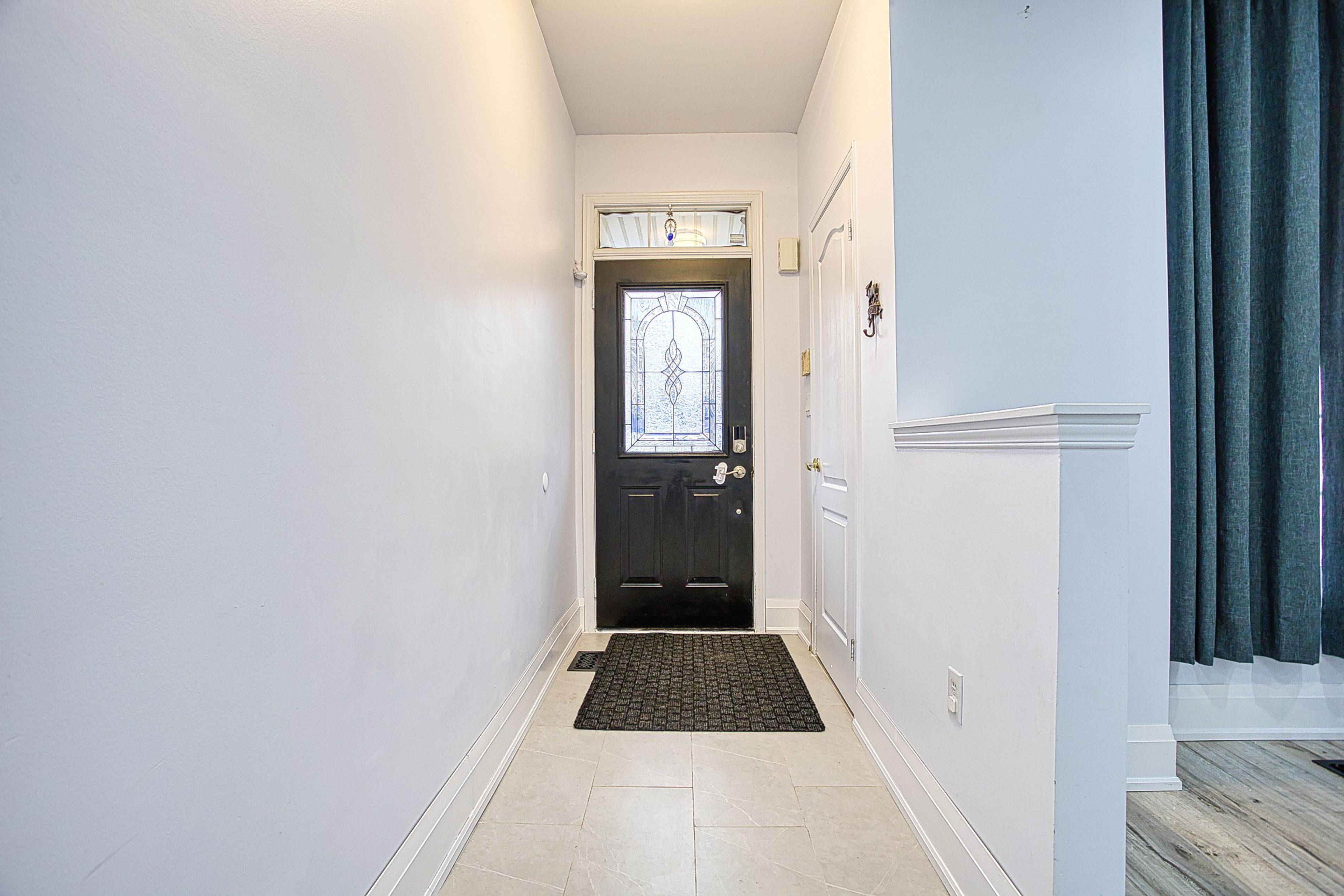 Hamilton, ON L8E 6C2,20 Goldeye DR