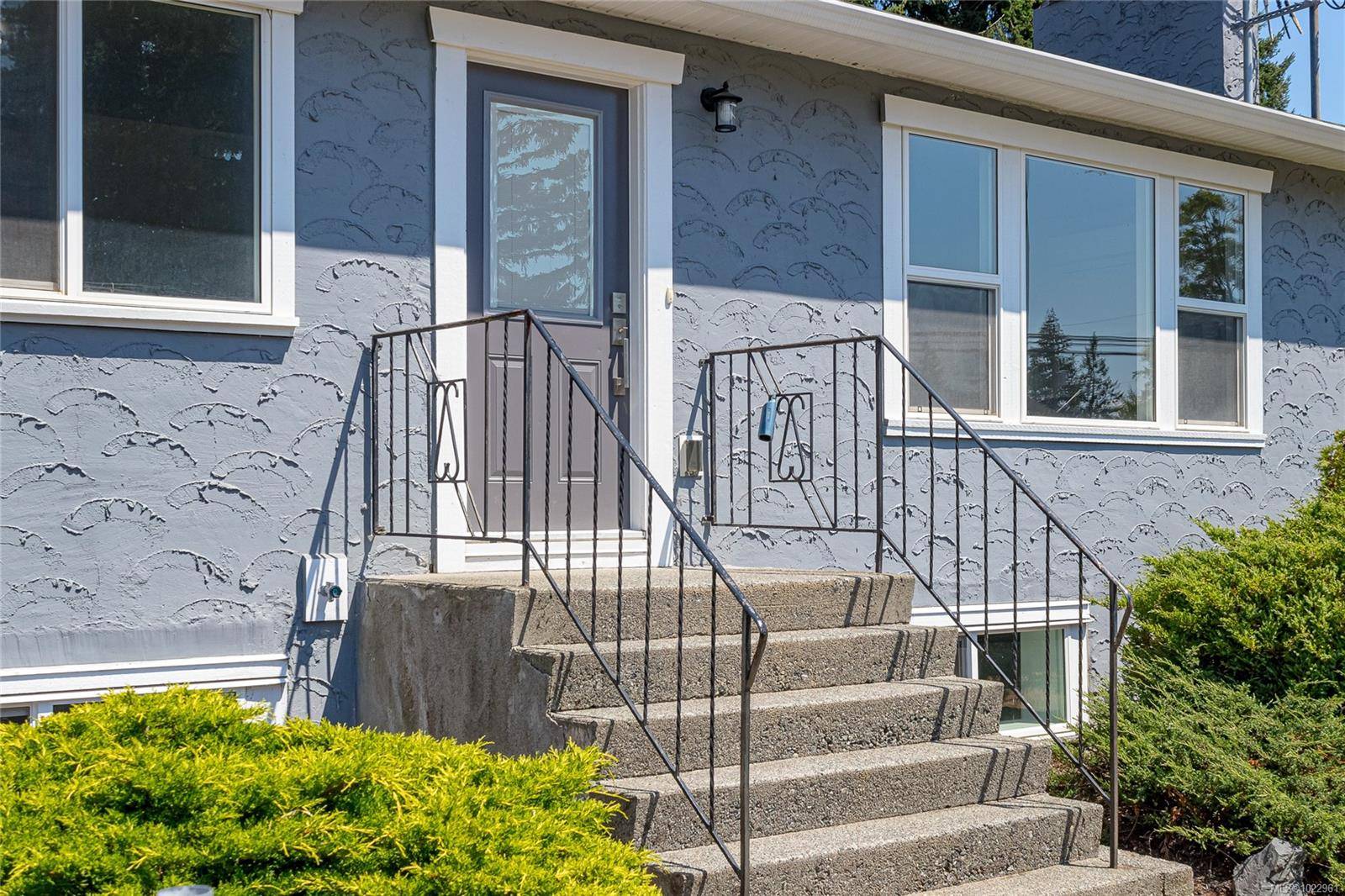 Nanaimo, BC V9T 2K8,5350 Metral Dr