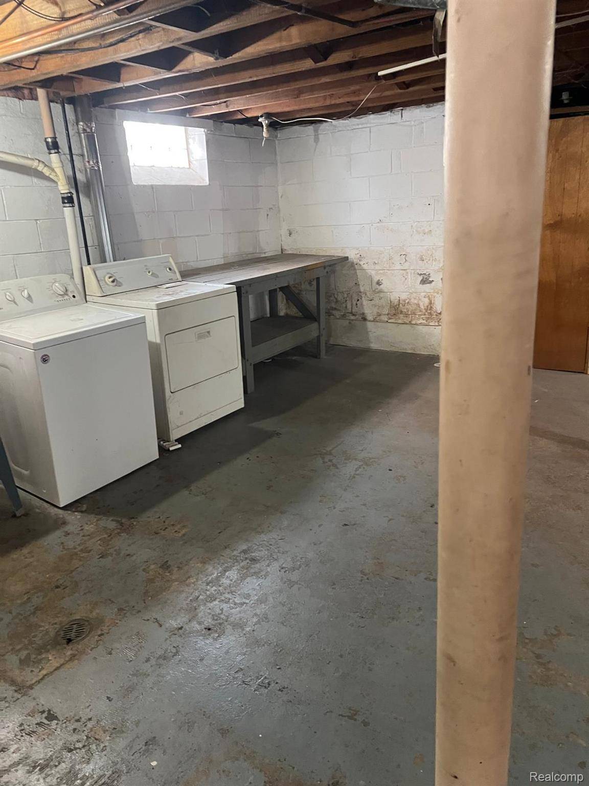 Dearborn Heights, MI 48127,8109 HAZELTON ST