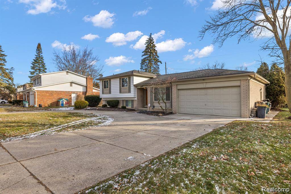 Troy, MI 48085,4058 Colonial BLVD