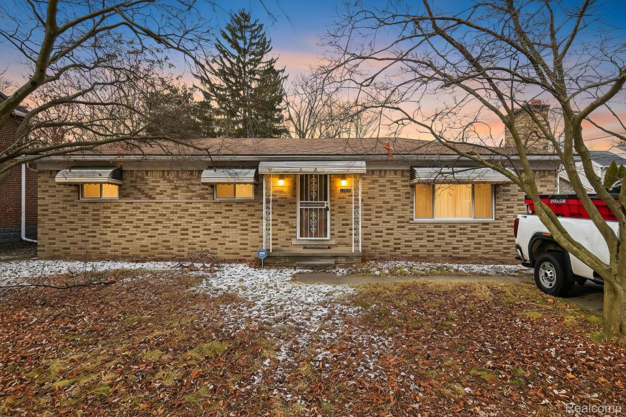 Southfield, MI 48033,20905 Van Buren ST