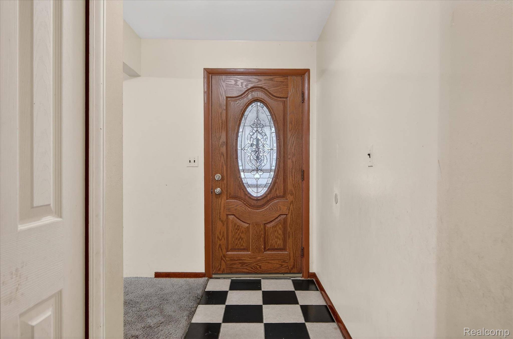 Southfield, MI 48033,20905 Van Buren ST