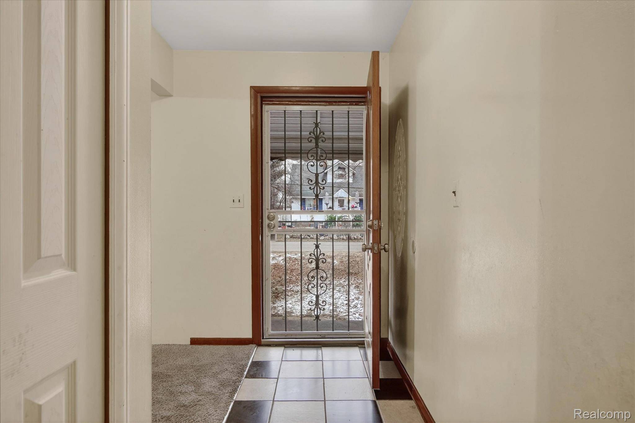 Southfield, MI 48033,20905 Van Buren ST