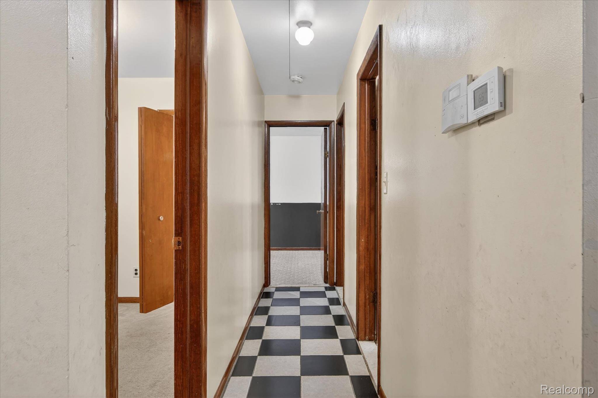 Southfield, MI 48033,20905 Van Buren ST