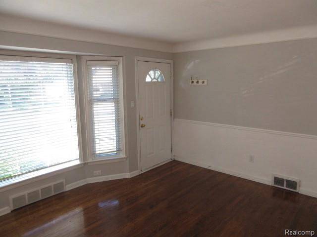 Royal Oak, MI 48073,113 E WEBSTER RD