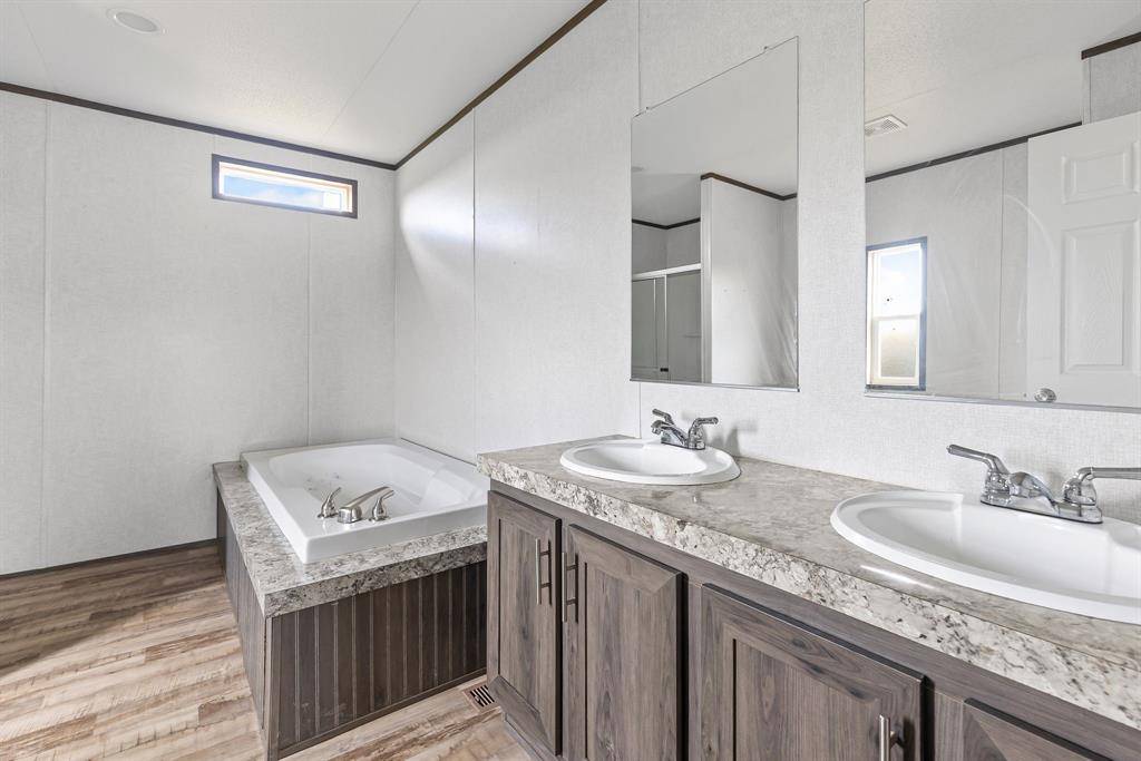 Celeste, TX 75423,3828 Farm Road 272