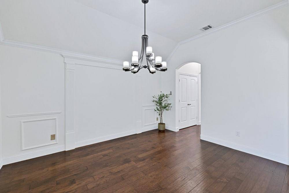 3000 Bella Lago Drive, Denton, TX 76210