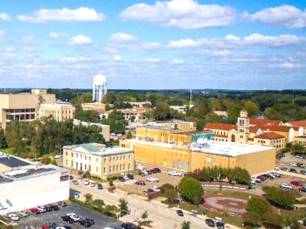 Longview, TX 75602,1121 Maple Street