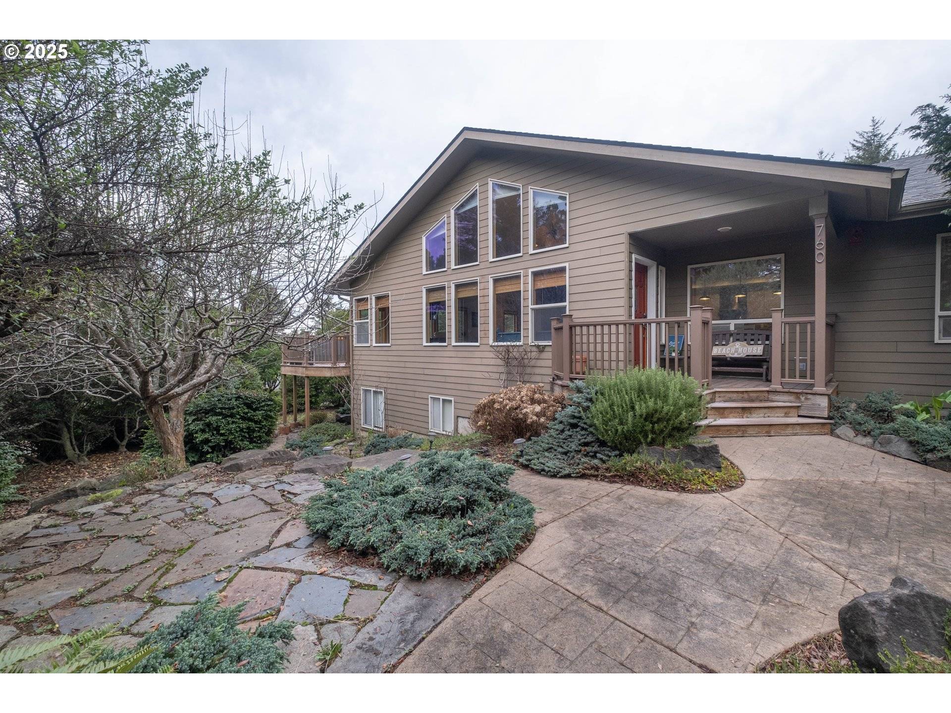 Waldport, OR 97394,760 SW RANGE DR