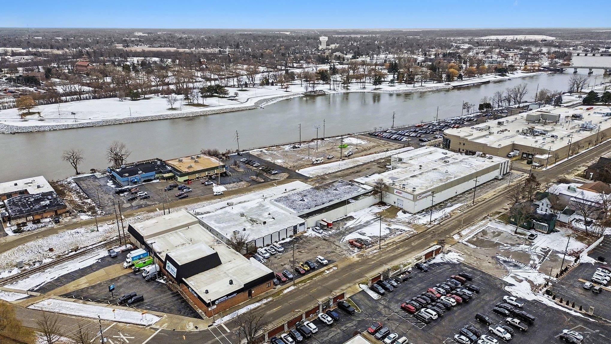 916 N Niagara ST, Saginaw, MI 48602