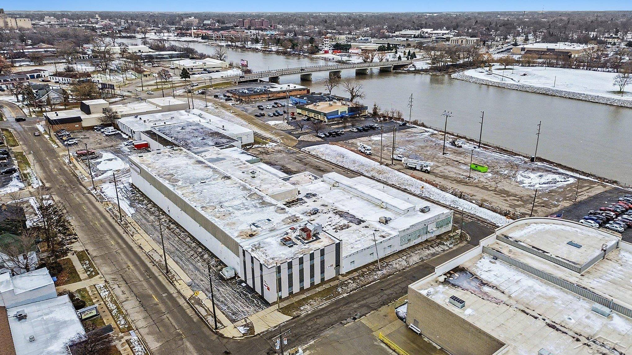 916 N Niagara ST, Saginaw, MI 48602