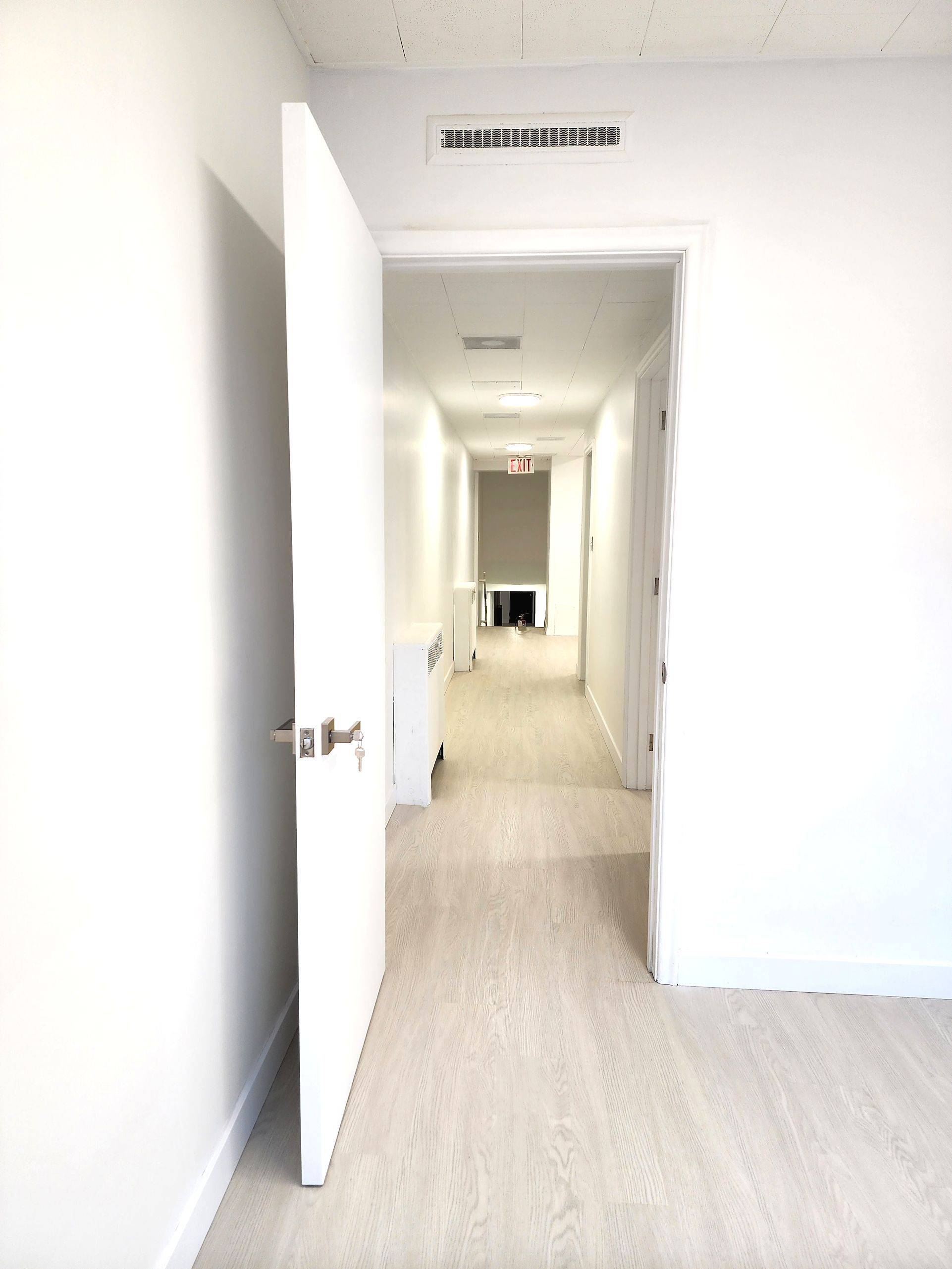 Toronto C01, ON M5T 2R9,226 Bathurst ST #250