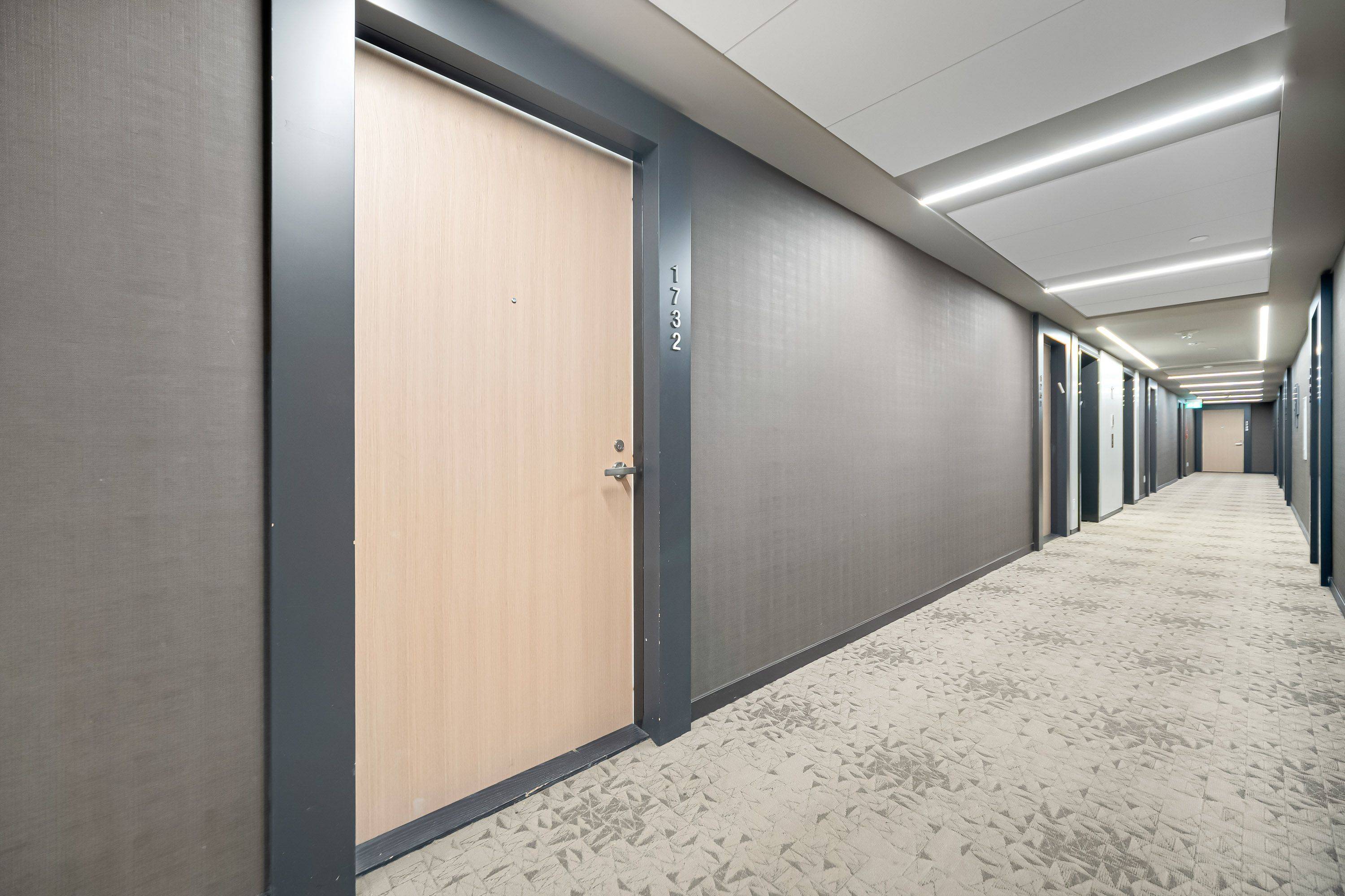 Toronto C10, ON M4S 0B2,8 Hillsdale AVE E #1732